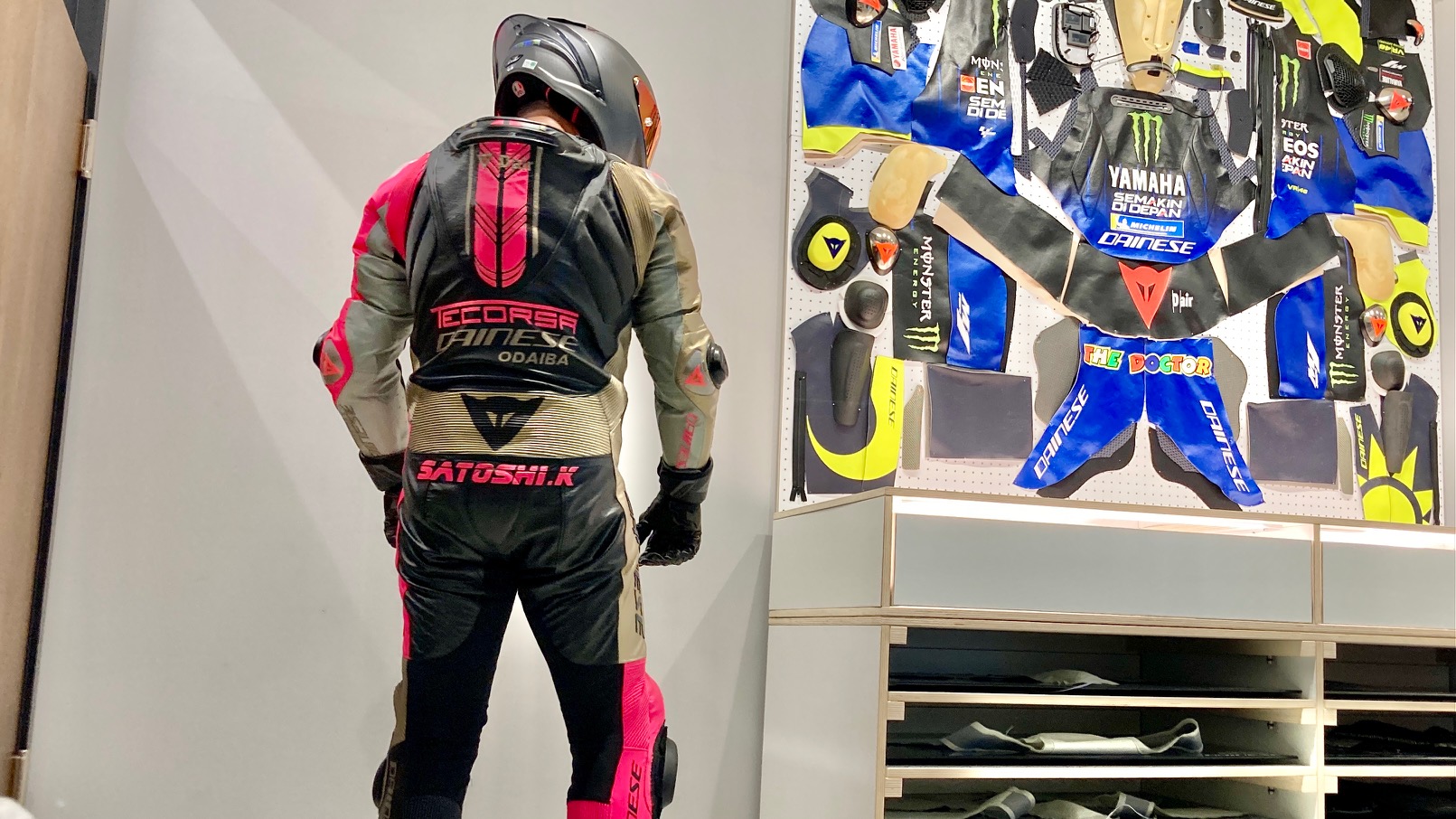 ダイネーゼ最高峰レーシングスーツ【MUGELLO RR D-AIR RACING SUIT】