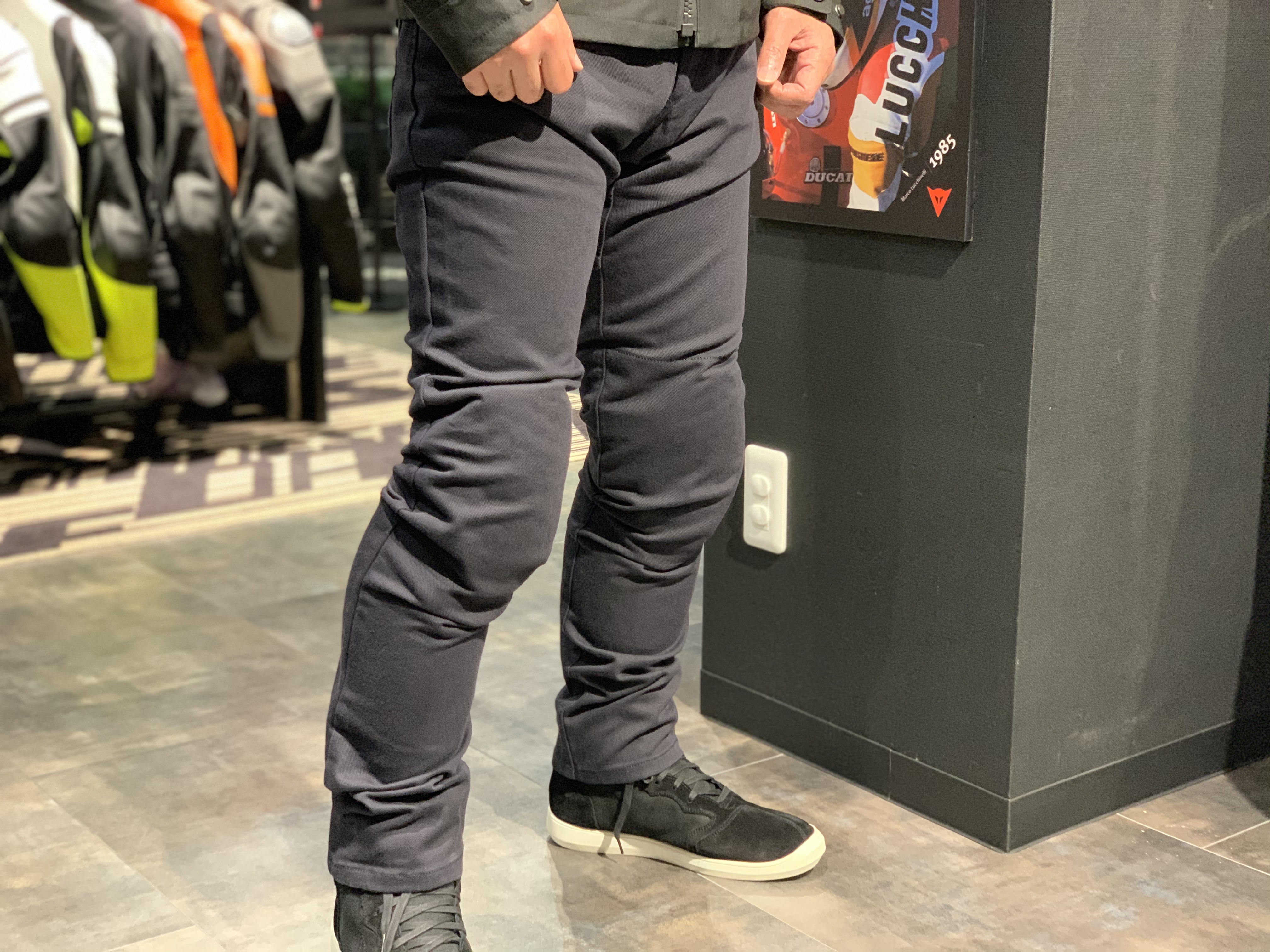 新定番になること間違い無しのライディングパンツ”CASUAL SLIM TEX PANTS”