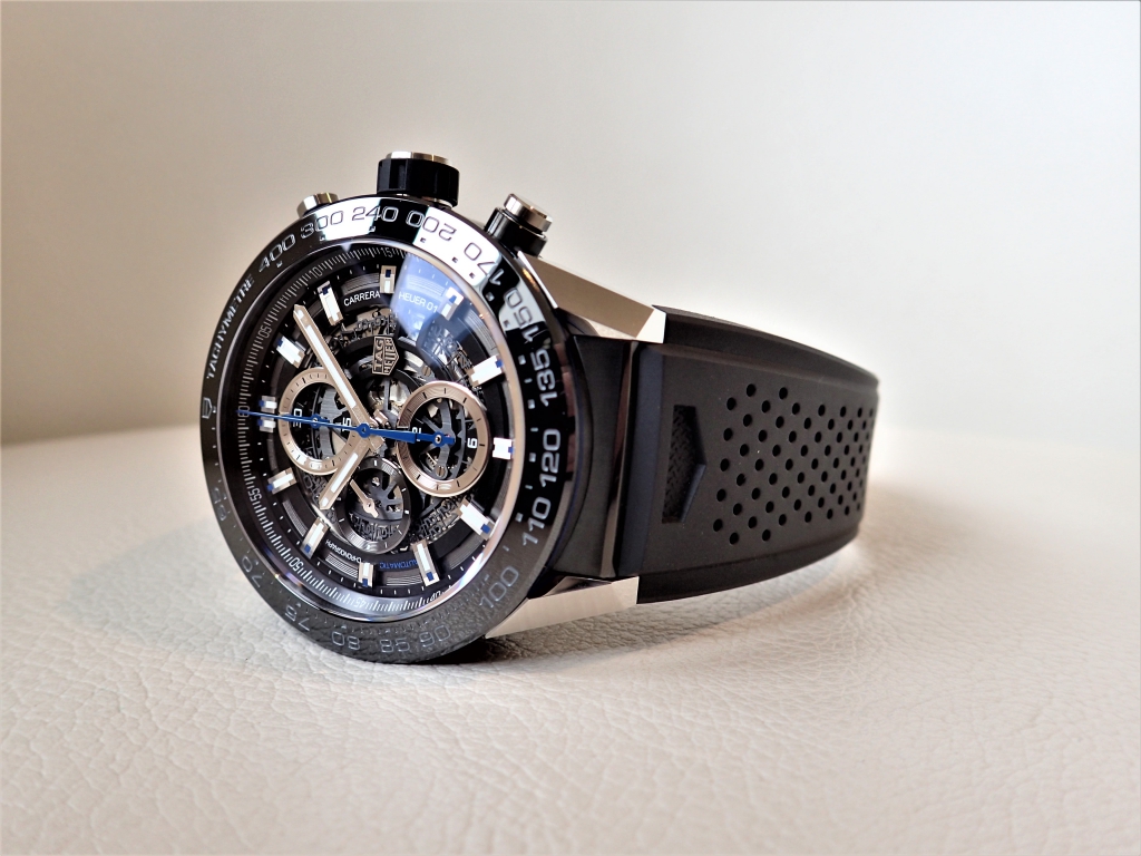 タグ・ホイヤー ホイヤー01 ブルータッチ エディション 初入荷しました