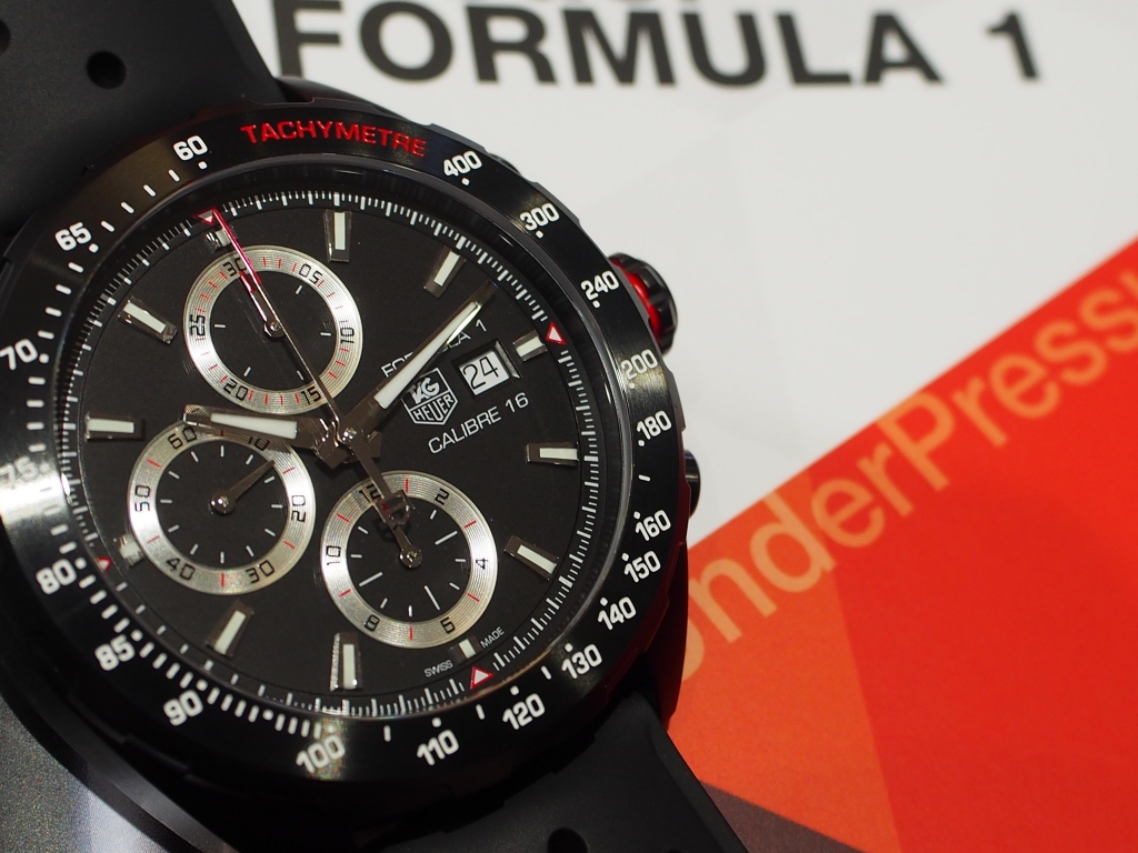 オールブラックが渋い！タグ・ホイヤー「フォーミュラ1 クロノグラフ