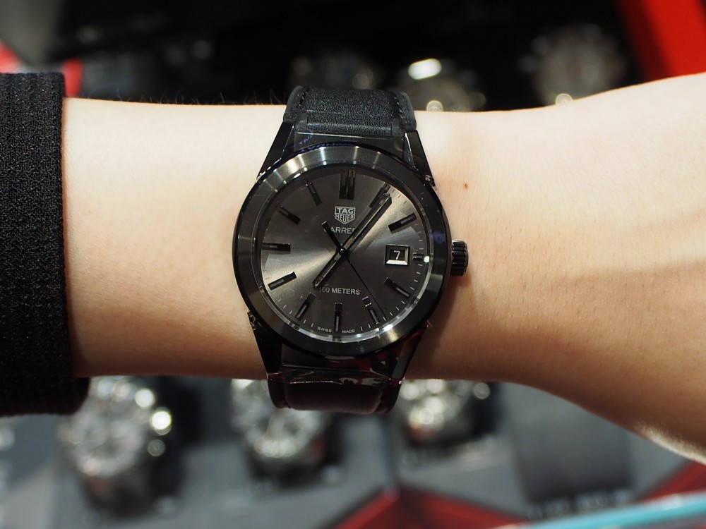 オールブラックがシックでお洒落!! タグ・ホイヤー「カレラ レディ