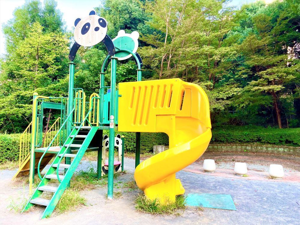 愛称は「パンダ公園」！かわいいパンダの遊具と健康器具がある旭区