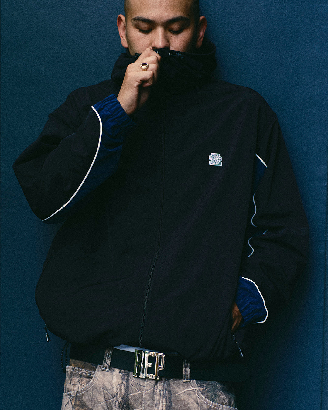 SMALL OG LABEL NYLON TRACK JACKET BLACK – BlackEyePatch