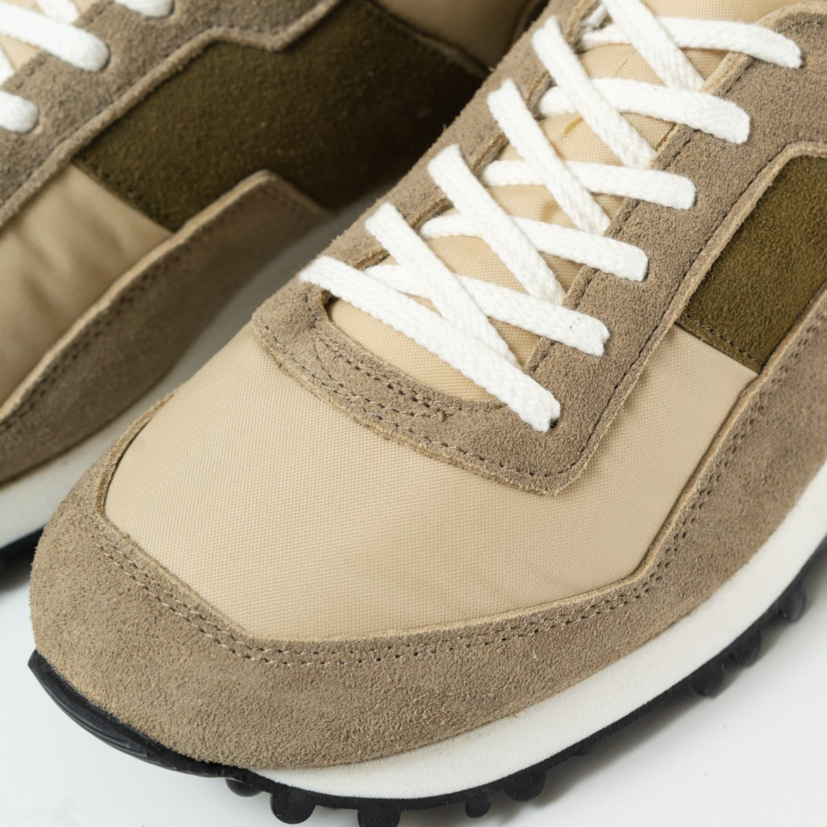 SHV3 -モス×ベージュ-幅広のレトロランニングスニーカー-blueover