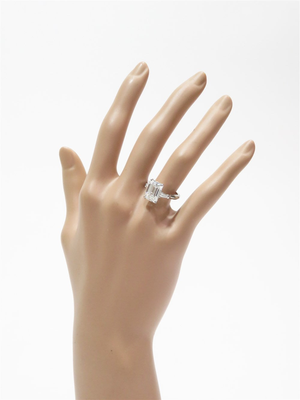 エメラルドカット ダイヤモンド リング