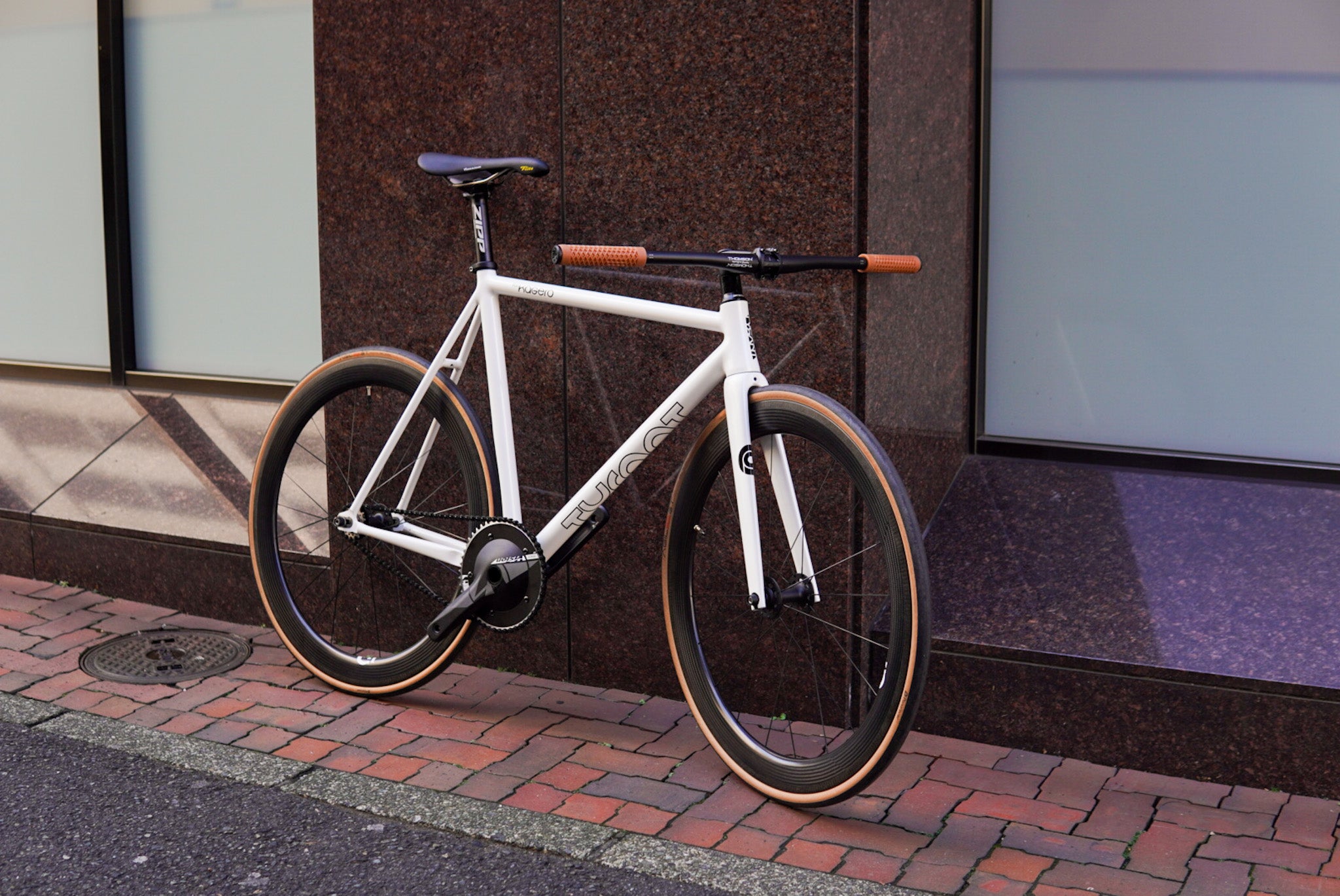 友人におすすめしたいピストバイク。 | ブローチャーズ - BROTURES