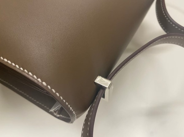 エルメス コンスタンスの真贋ポイントは？ 比較画像で偽物の見分け方を解説