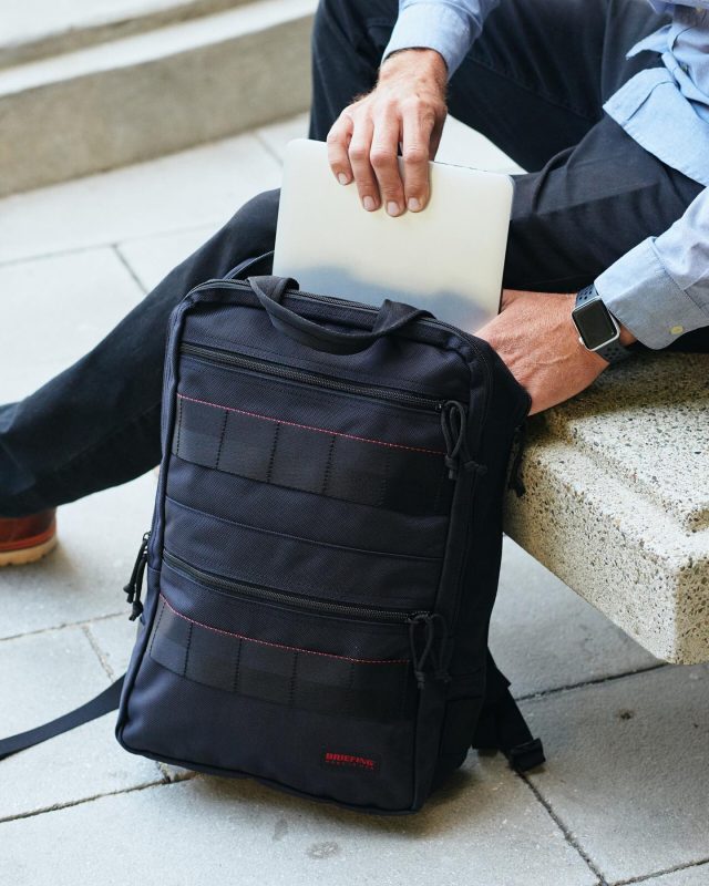 ビジネスにも使えるブリーフィングの縦長リュック SQ PACK | I LOVE