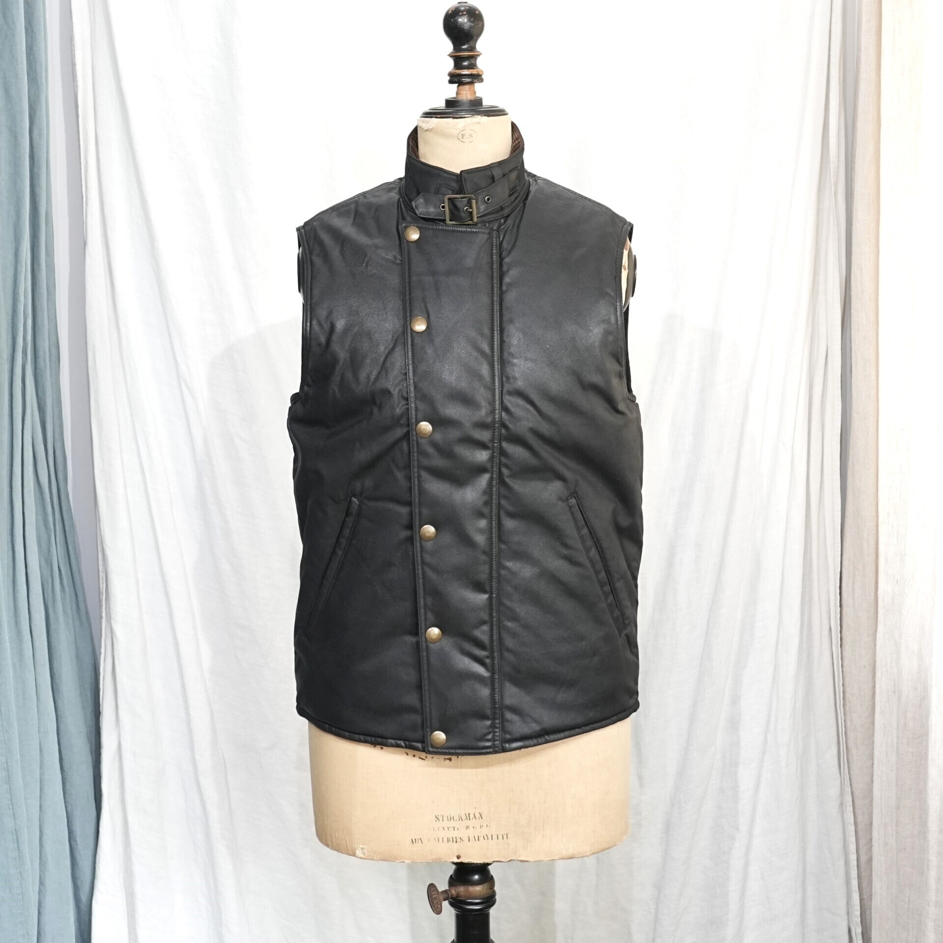 アディクトクローズ ワックス コットン ウルスター ベスト: BRYWB