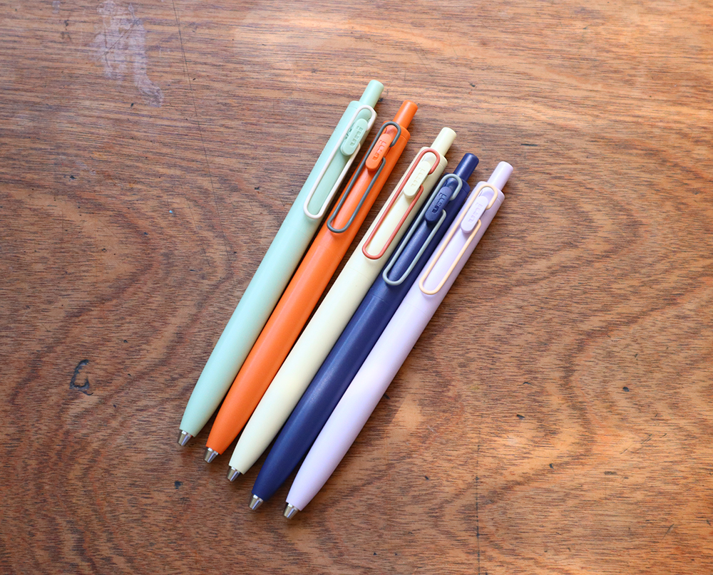 気分があがる！ ユニボールワンF モダンポップカラー - 文華堂｜島根県