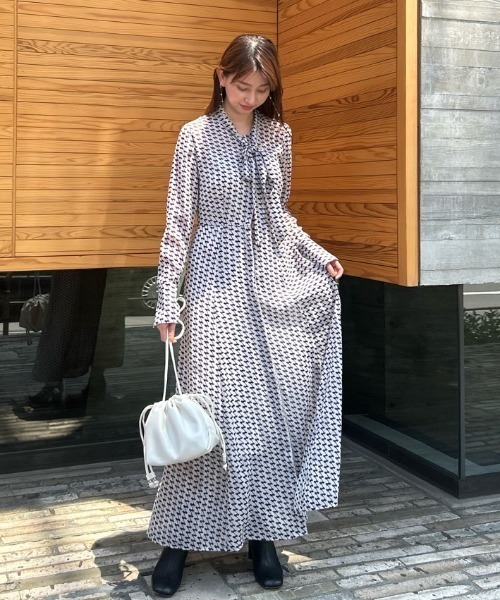 FRAY I.D（フレイアイディー）の「プリントボウタイワンピース