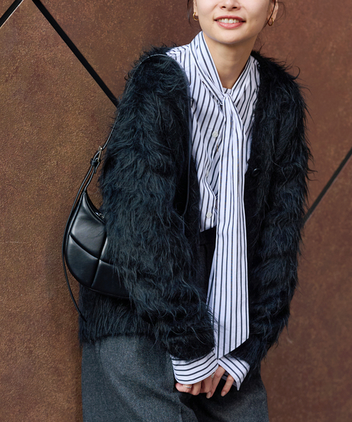 JOURNAL STANDARD（ジャーナルスタンダード）の「シャギーVネック