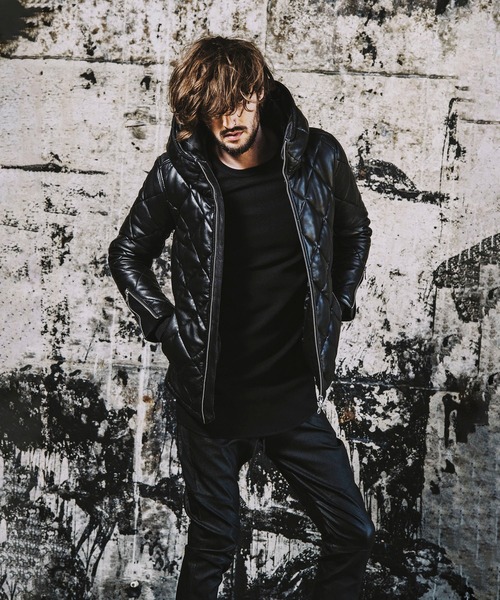 NO ID.（ノーアイディ）の「レザーキルティングフーデッドBLZ（ダウン