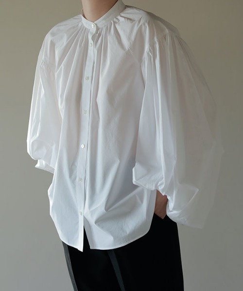 ETRE TOKYO（エトレトウキョウ）の「コットンボリュームスリーブシャツ