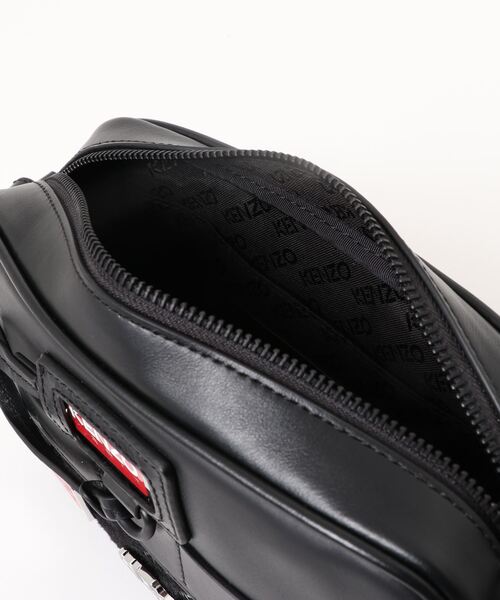 KENZO（ケンゾー）の「レザー KENZO ジャングル クロスボディ バッグ