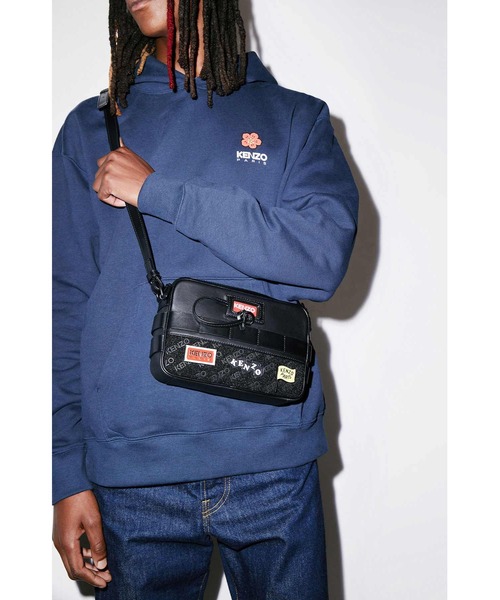 KENZO（ケンゾー）の「レザー KENZO ジャングル クロスボディ バッグ