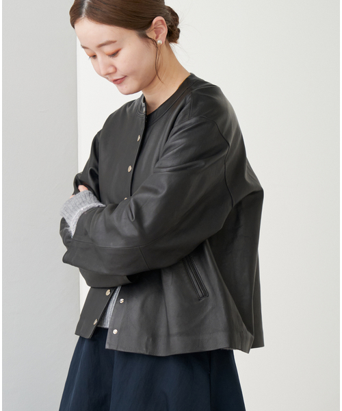 IENA（イエナ）の「シープクルーネックブルゾン（ライダースジャケット