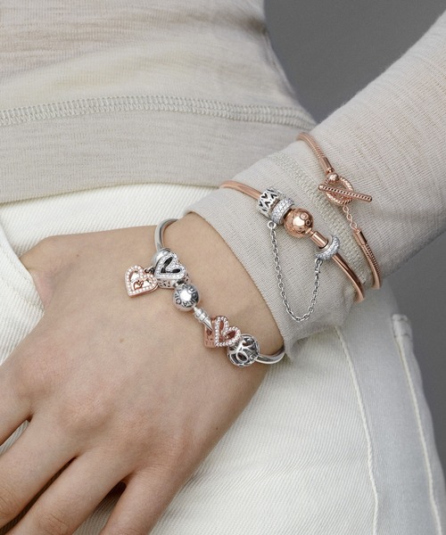 PANDORA（パンドラ）の「Pandora Moments バングル （ピンクゴールド