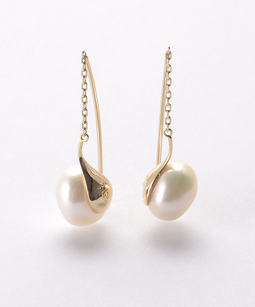 agete（アガット）の「K10淡水パールピアス（ピアス（両耳用））」 - WEAR