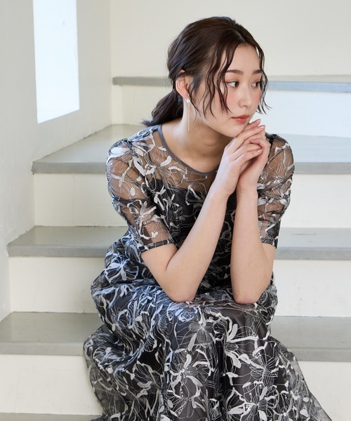 ビオラフラワーモチーフスパンコール刺繍袖付きパーティードレス 結婚