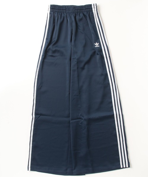 adidas（アディダス）の「サテン ワイドレッグ トラックパンツ