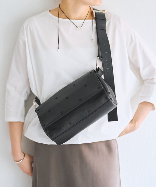 BEARDSLEY（ビアズリー）の「《本革》ドットボディバッグ（ショルダー