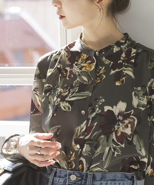 Noble（ノーブル）の「スモーキーフラワープリントシャツ（シャツ