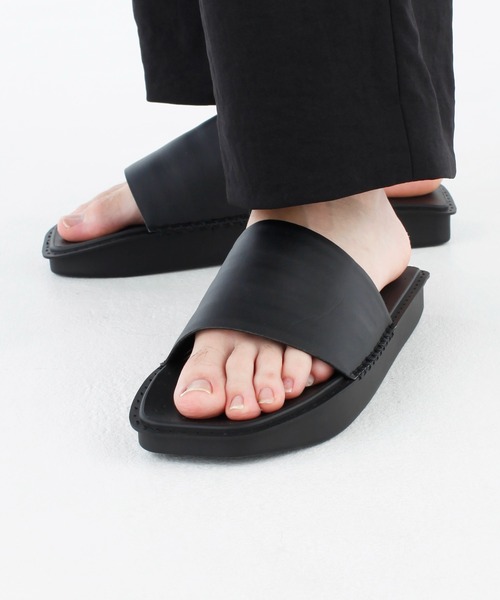 Y-3（ワイスリー）の「Y-3 WATER SLIDE（サンダル）」 - WEAR