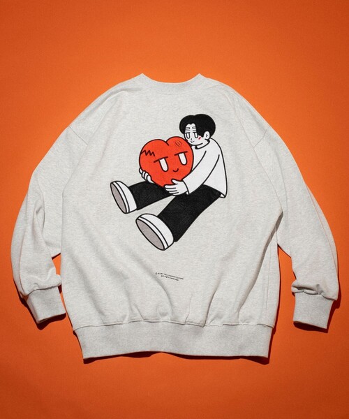 セール】Kurt Wu/カート ウー two side hug heart 刺繍 CREW SWEAT
