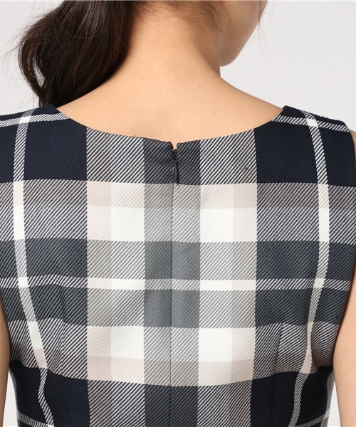 BLUE LABEL CRESTBRIDGE（ブルーレーベルクレストブリッジ）の