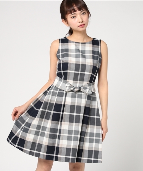 BLUE LABEL CRESTBRIDGE（ブルーレーベルクレストブリッジ）の