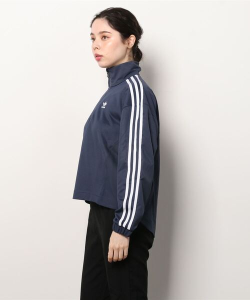 adidas（アディダス）の「アディカラー クラシックス ハーフジップ