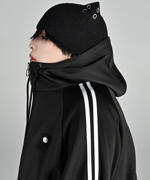 ADRER（アドラー）の「Cat ear metal eyelet knit beanie / キャット