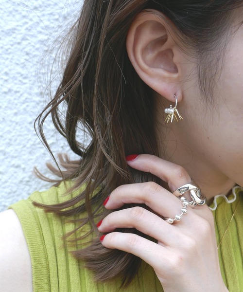 e.m.（イーエム）の「スタッズパールピアスS（ピアス（片耳用））」 - WEAR