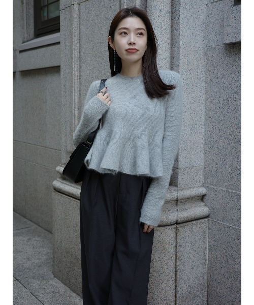 anuans（アニュアンス）の「【ZOZO限定カラー】ペプラムショートニット