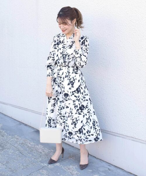 SHIPS（シップス）の「フラワープリントロングスリーブVネック