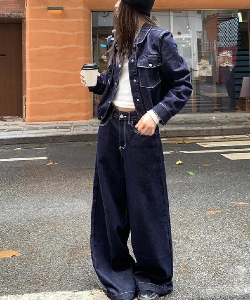 ショートデニムジャケット ＋ ハイウエストワイドレッグデニムパンツ