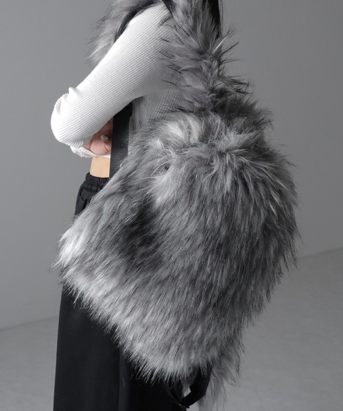 セール】【 3color 】グラデーションシャギーファーバックパック