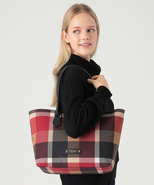 BLUE LABEL CRESTBRIDGE（ブルーレーベルクレストブリッジ）の