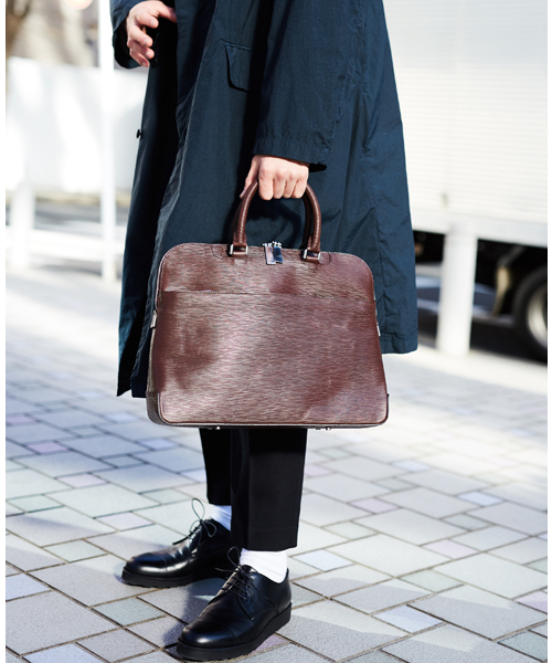 aniary（アニアリ）の「【aniary】ウェーブレザービジネスブリーフ