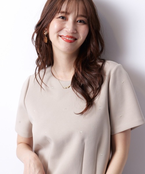 JUSGLITTY（ジャスグリッティー）の「ハート刺繍クロップドカットソー