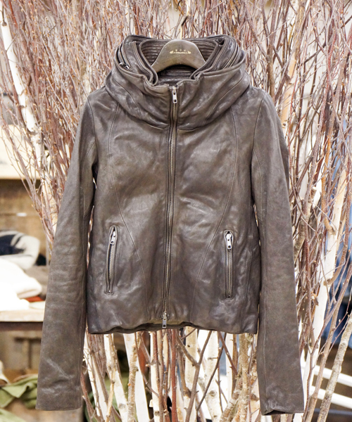 goa（ゴア）の「ｺﾞｰﾄﾚｻﾞｰﾋﾞｯｸﾌｰﾄﾞｼﾞｬｹｯﾄ（ライダースジャケット）」 - WEAR