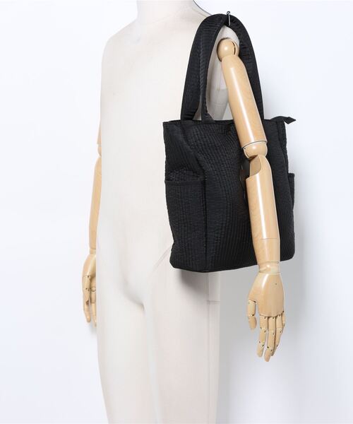 MARY QUANT（マリークワント）の「デイジーパッチヌビ トート（トート