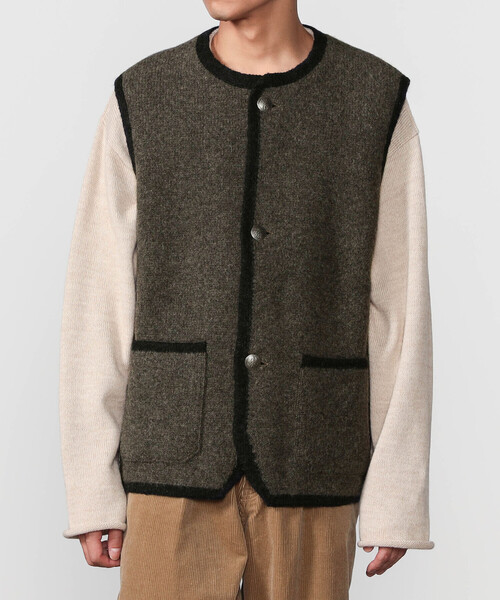 Bshop（ビショップ）の「STAPF | ラウンドネック チロリアンべスト MEN