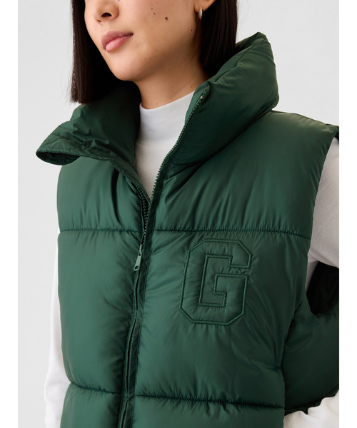 GAP（ギャップ）の「クロップド ロゴ プリマロフト(R)パファー ベスト
