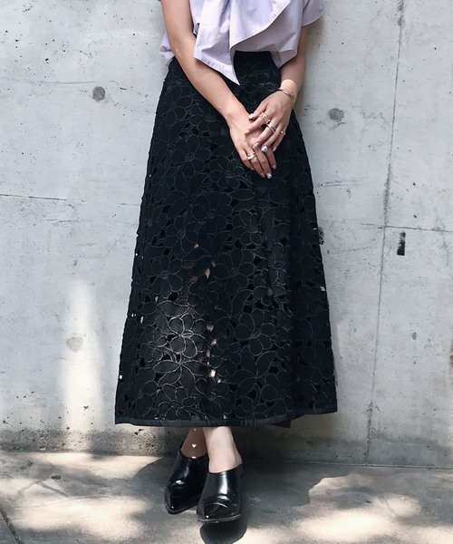 Ameri（アメリ）の「VIOLA CUTWORK FLARE SKIRT（スカート）」 - WEAR