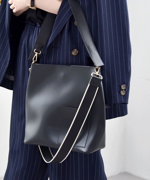 quaranciel: ライン 2way ショルダー バッグ（ショルダーバッグ