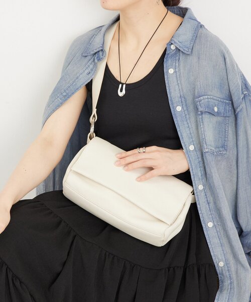 BEARDSLEY（ビアズリー）の「《本革》レザーボディバッグ（ショルダー