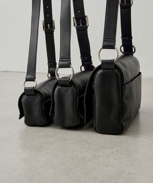 BEARDSLEY（ビアズリー）の「《本革》レザーボディバッグ（ショルダー