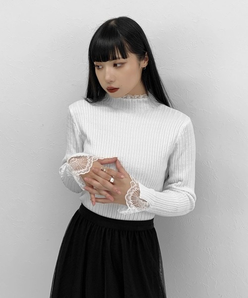 LVEU.（ラブユ.）の「【LVEU.】レースレイヤードハイネックリブ
